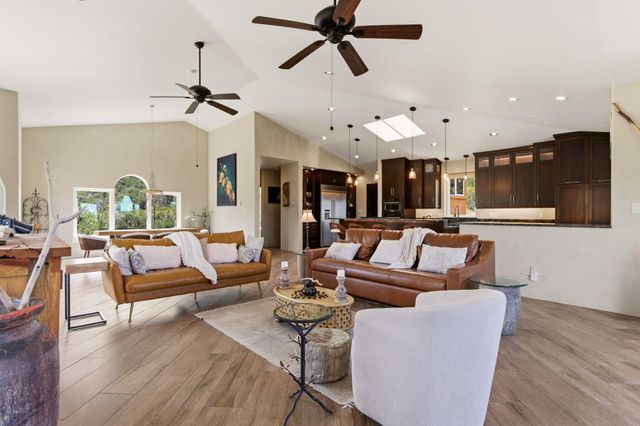 928 State Highway 165, Placitas, NM 87043