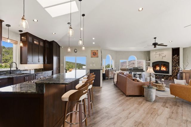 928 State Highway 165, Placitas, NM 87043
