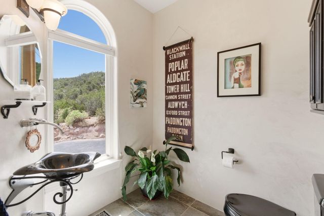 928 State Highway 165, Placitas, NM 87043