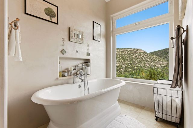 928 State Highway 165, Placitas, NM 87043