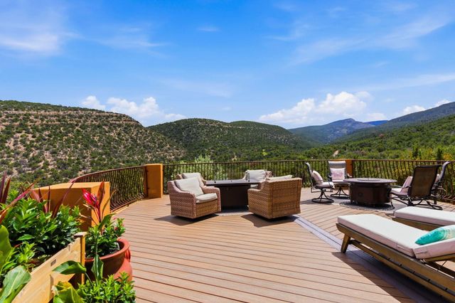 928 State Highway 165, Placitas, NM 87043