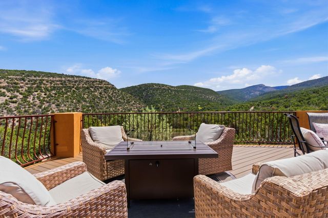 928 State Highway 165, Placitas, NM 87043