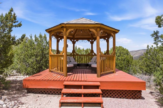 928 State Highway 165, Placitas, NM 87043