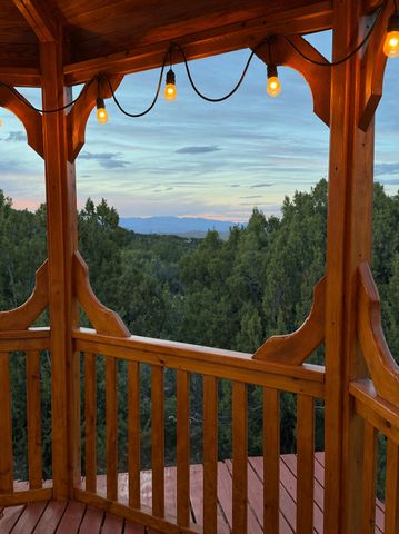 928 State Highway 165, Placitas, NM 87043