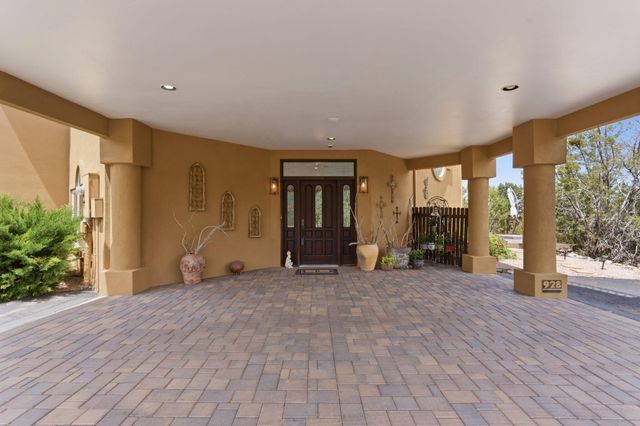 928 State Highway 165, Placitas, NM 87043