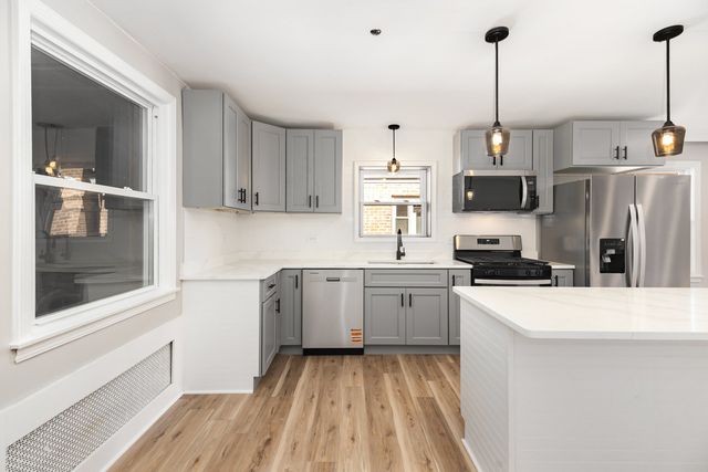 7332 S Honore Street, Chicago, IL 60636