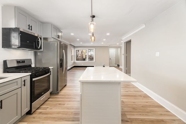 7332 S Honore Street, Chicago, IL 60636