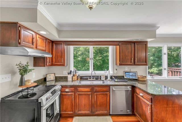 3019 Hillpoint Drive, Charleston, WV 25302