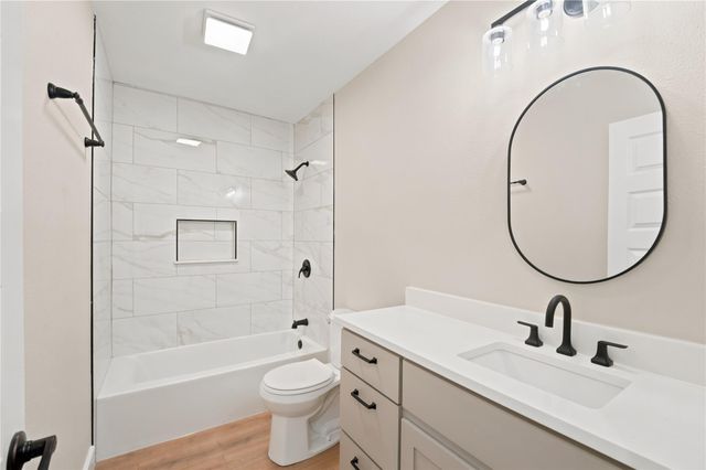 125 Discovery LN, San Marcos, TX 78666