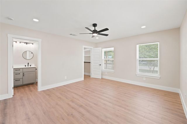 125 Discovery LN, San Marcos, TX 78666