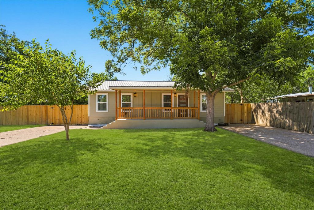 125 Discovery LN, San Marcos, TX 78666