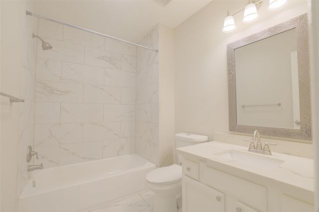 2825 Hickory Limb Court, League City, TX 77573