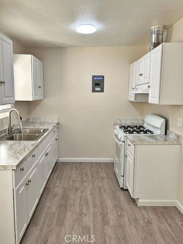 1221 W Brook, Santa Ana, CA 92703