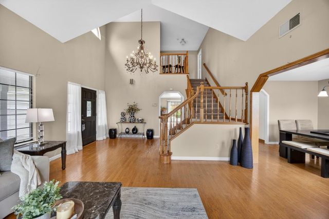 5112 Laguna Woods Dr, Elk Grove, CA 95758