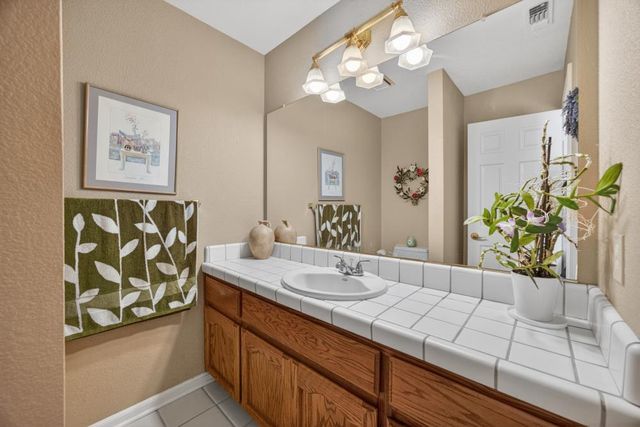 5112 Laguna Woods Dr, Elk Grove, CA 95758