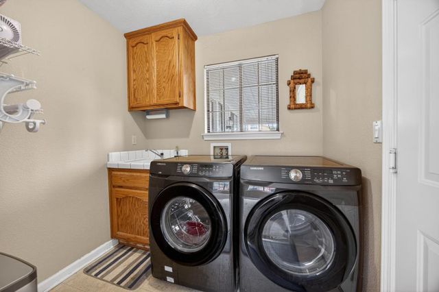 5112 Laguna Woods Dr, Elk Grove, CA 95758