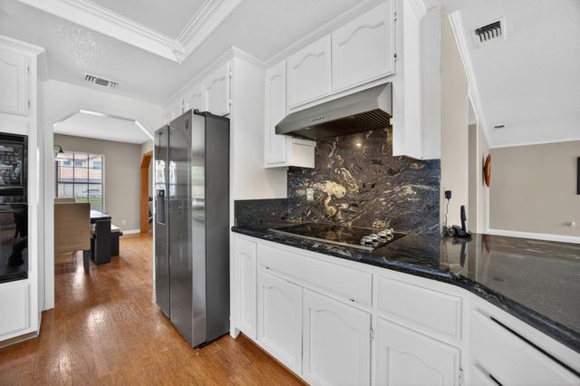 5112 Laguna Woods Dr, Elk Grove, CA 95758