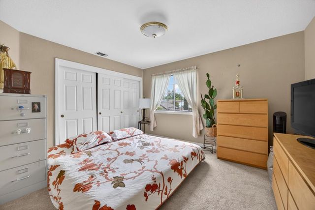 5112 Laguna Woods Dr, Elk Grove, CA 95758