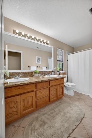 5112 Laguna Woods Dr, Elk Grove, CA 95758