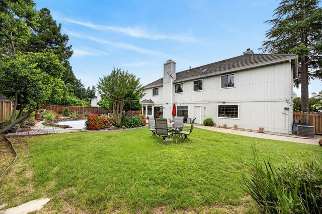 5112 Laguna Woods Dr, Elk Grove, CA 95758