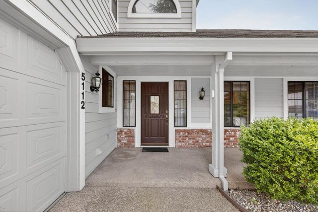 5112 Laguna Woods Dr, Elk Grove, CA 95758