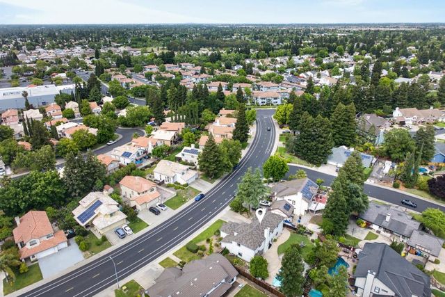 5112 Laguna Woods Dr, Elk Grove, CA 95758