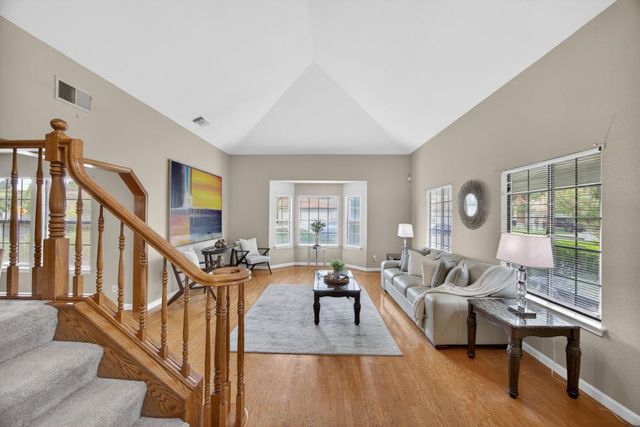 5112 Laguna Woods Dr, Elk Grove, CA 95758