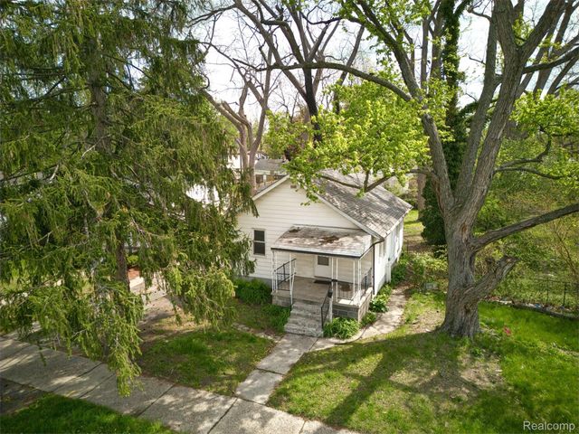20426 Salem Street, Detroit, MI 48219