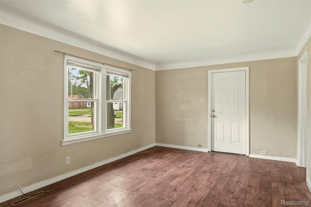 20426 Salem Street, Detroit, MI 48219
