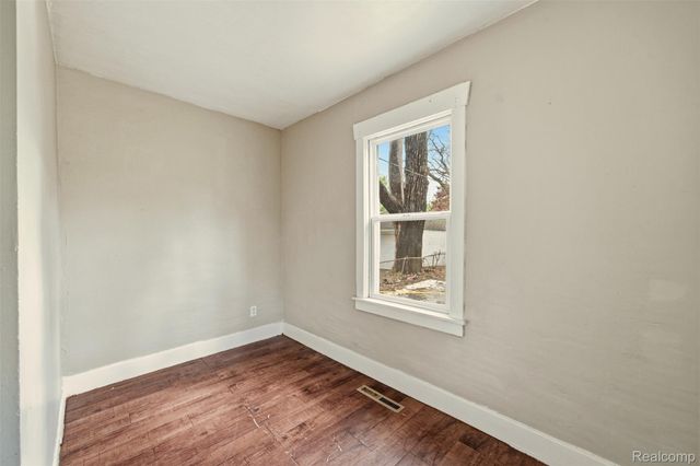 20426 Salem Street, Detroit, MI 48219