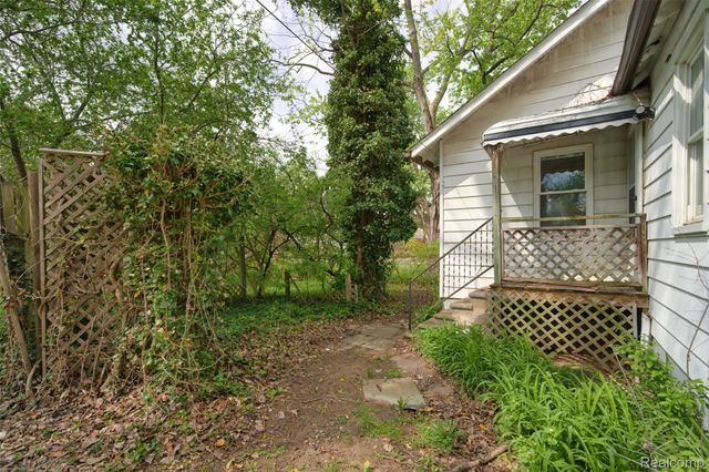 20426 Salem Street, Detroit, MI 48219