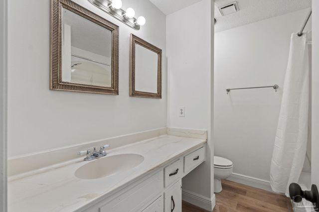 1500 E Johnson Ave 203, Pensacola, FL 32514