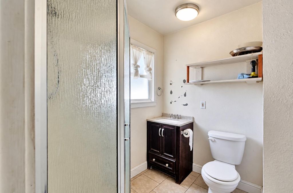 Image 12 of property listing at 22544 Elm Street, Chowchilla, CA 93610