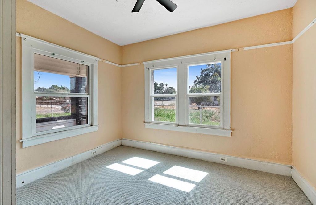 Image 14 of property listing at 22544 Elm Street, Chowchilla, CA 93610