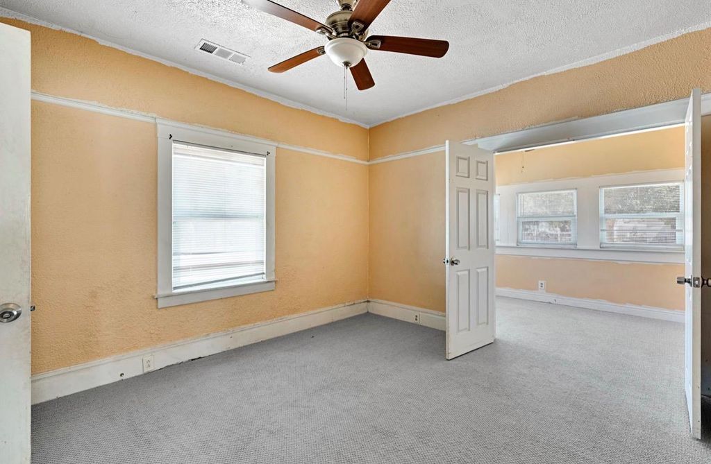Image 16 of property listing at 22544 Elm Street, Chowchilla, CA 93610