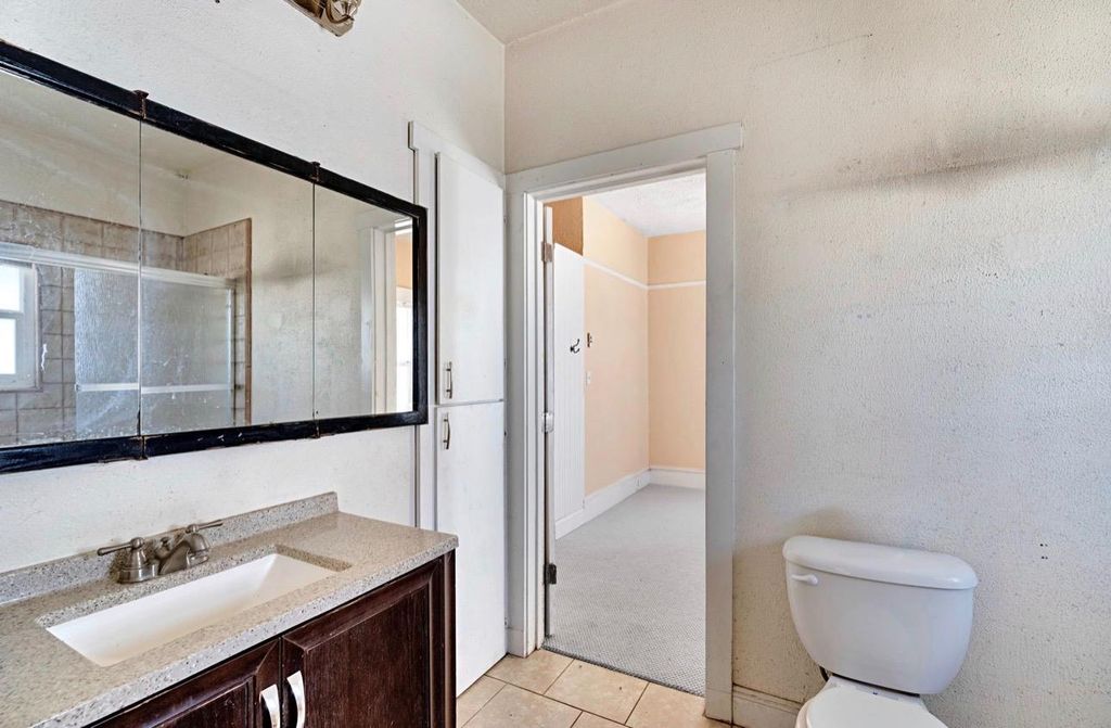 Image 18 of property listing at 22544 Elm Street, Chowchilla, CA 93610