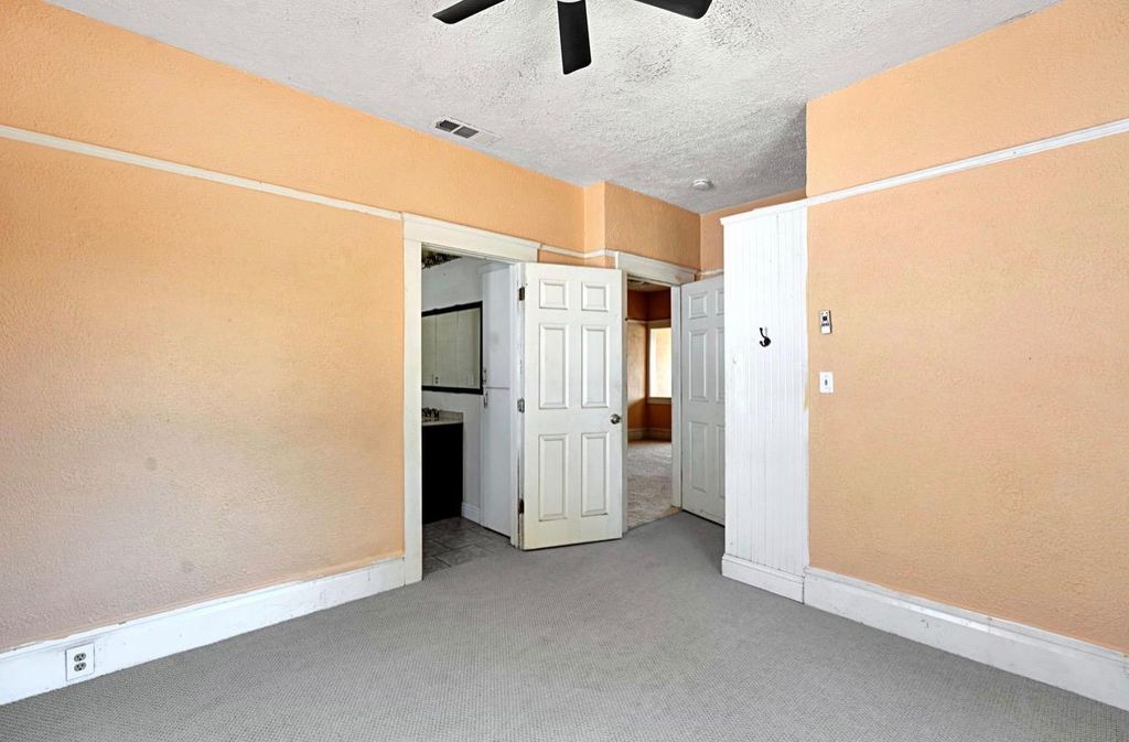 Image 20 of property listing at 22544 Elm Street, Chowchilla, CA 93610