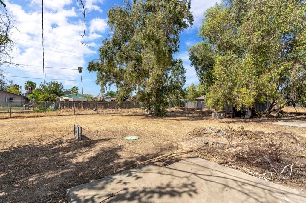 Image 21 of property listing at 22544 Elm Street, Chowchilla, CA 93610