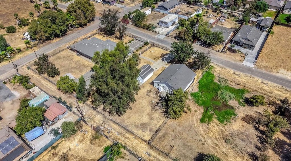 Image 26 of property listing at 22544 Elm Street, Chowchilla, CA 93610