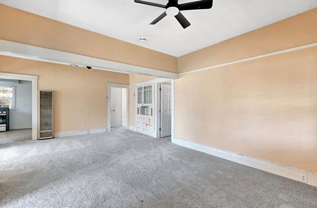 Image 5 of property listing at 22544 Elm Street, Chowchilla, CA 93610