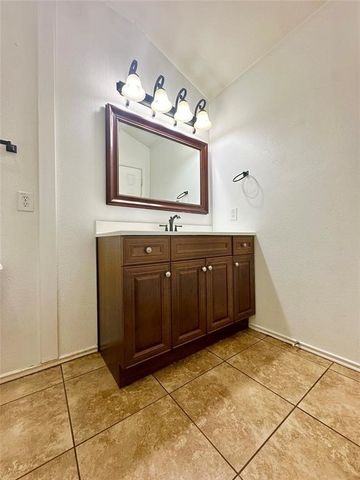 1720 Quails Nest Drive, Fort Worth, TX 76177