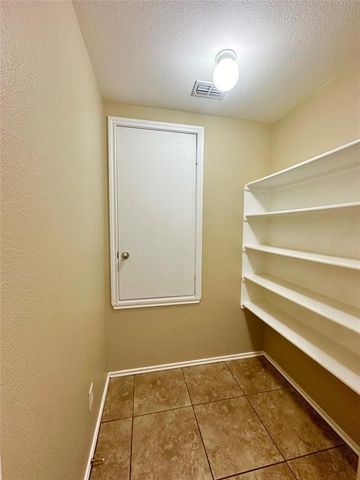 1720 Quails Nest Drive, Fort Worth, TX 76177