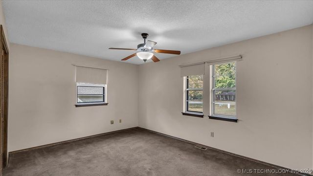 7212 E Battenfield Drive, Claremore, OK 74019