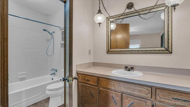 7212 E Battenfield Drive, Claremore, OK 74019