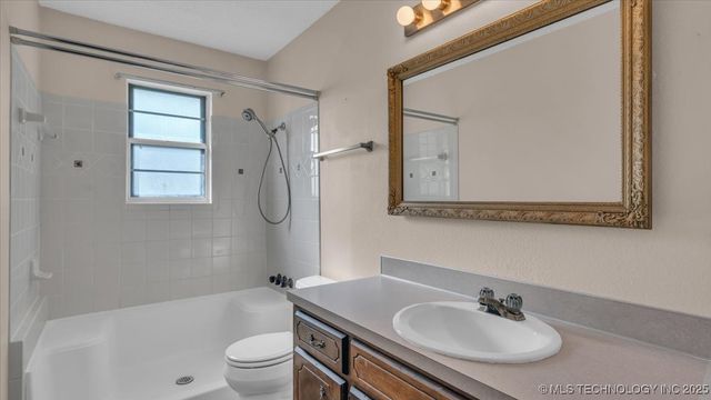 7212 E Battenfield Drive, Claremore, OK 74019