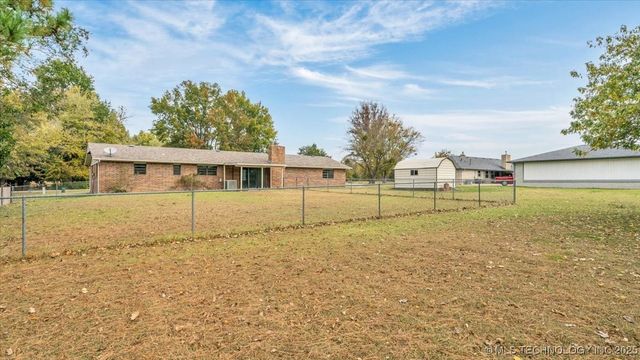 7212 E Battenfield Drive, Claremore, OK 74019