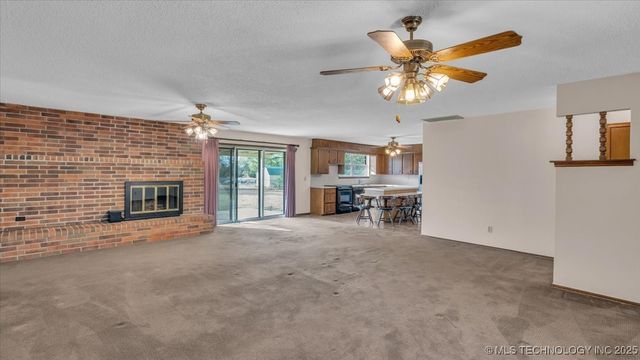 7212 E Battenfield Drive, Claremore, OK 74019