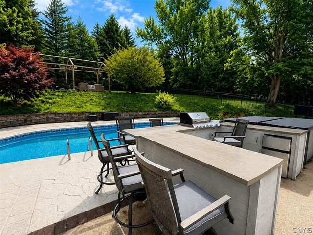 4022 Oneida Street, New Hartford, NY 13413