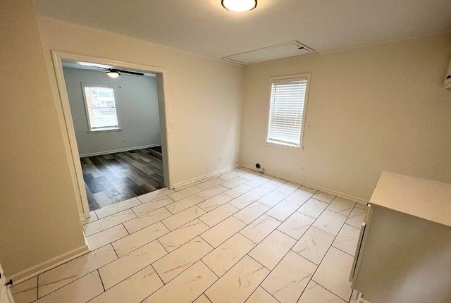 11 W ROLLINS RD, Memphis, TN 38109