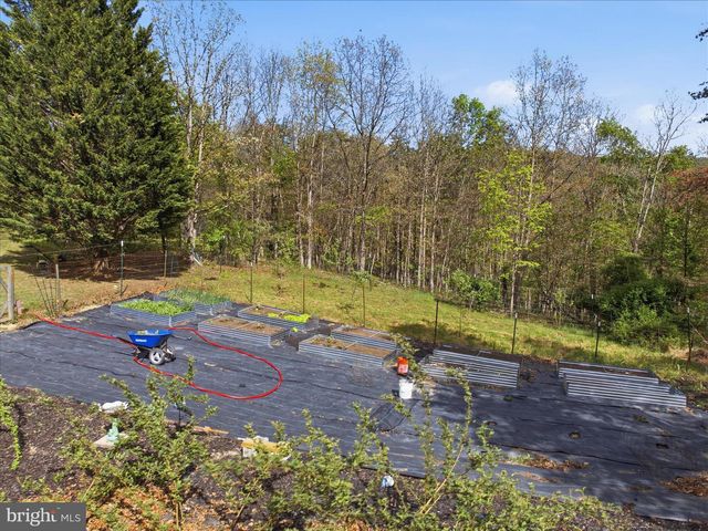 654 SOPER LN, Berkeley Springs, WV 25411